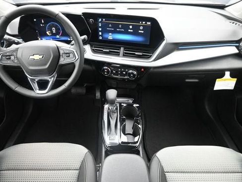 New 2026 Chevrolet Trax LT w/ LT Convenience Package FWD image 19