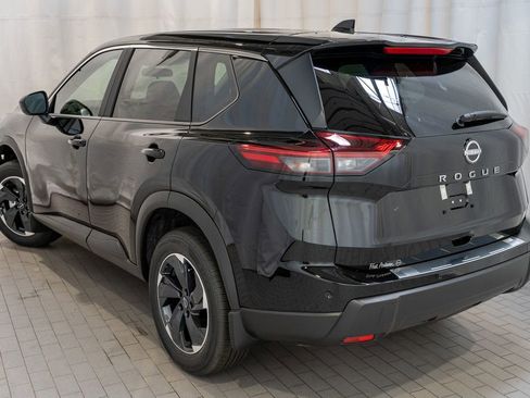 New 2026 Nissan Rogue SV image 4