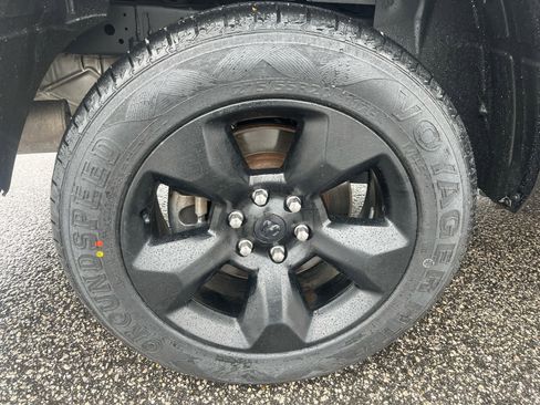 Used 2019 RAM 1500 Big Horn image 29