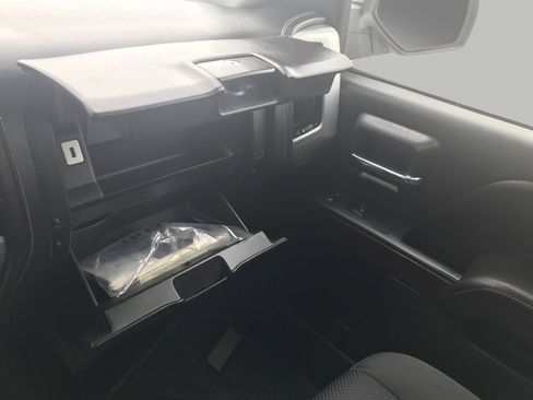 Used 2017 GMC Sierra 1500 SLE w/ SLE Value Package image 24