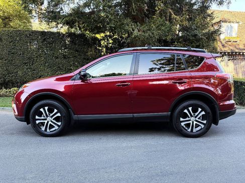 Used 2018 Toyota RAV4 LE w/ All Weather Liner Package FWD image 3