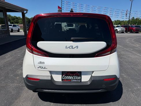Used 2022 Kia Soul LX FWD image 5