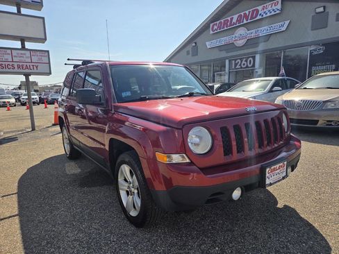 Used 2014 Jeep Patriot Latitude image 2