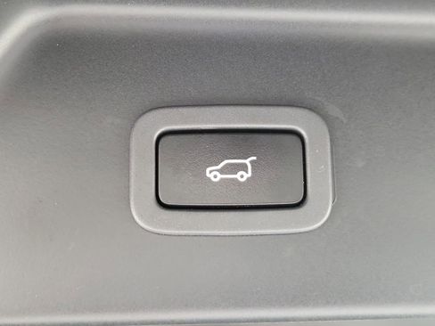 Used 2021 Land Rover Range Rover Westminster Edition image 8