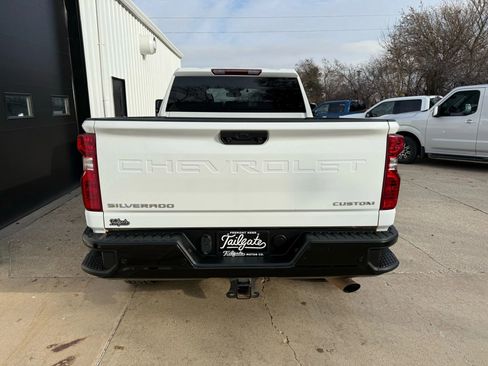 Used 2024 Chevrolet Silverado 2500 Custom w/ Custom Value Package image 6