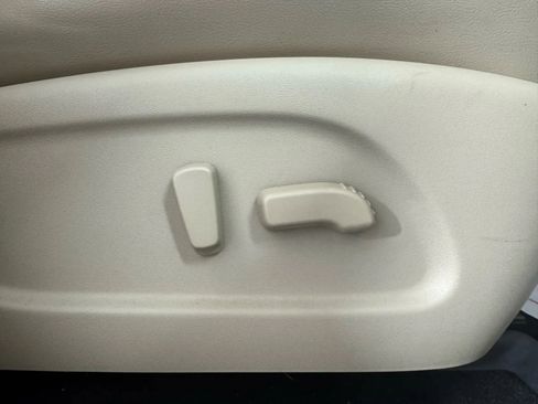 Used 2018 Nissan Pathfinder Platinum image 40