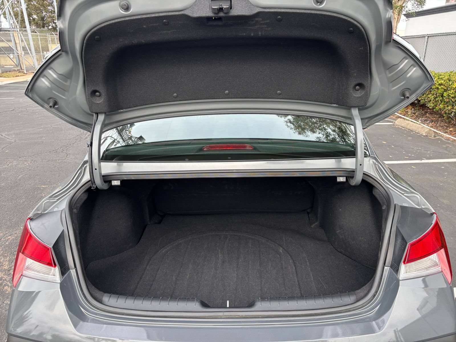 Used 2026 Hyundai Elantra Sport FWD image 29