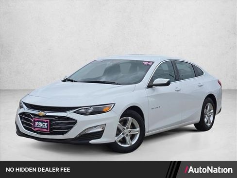 Used 2024 Chevrolet Malibu LT FWD image 1