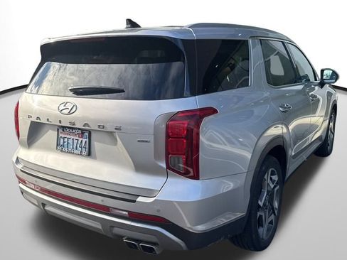 Used 2023 Hyundai Palisade SEL w/ Premium Package image 10