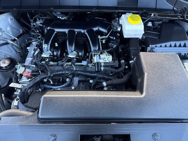 Certified 2025 Nissan Pathfinder SV FWD image 24