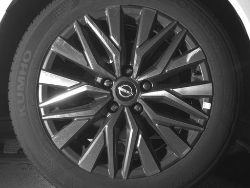 Used 2025 Nissan Altima 2.5 SV FWD image 15