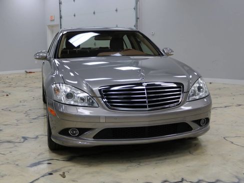 Used 2009 Mercedes-Benz S 550 image 4
