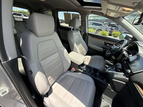 Used 2018 Honda CR-V Touring image 31