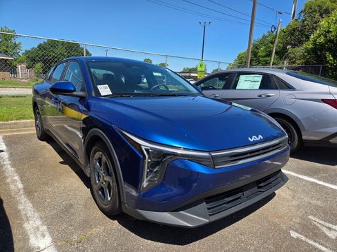 Used 2025 Kia K4 FWD image 1