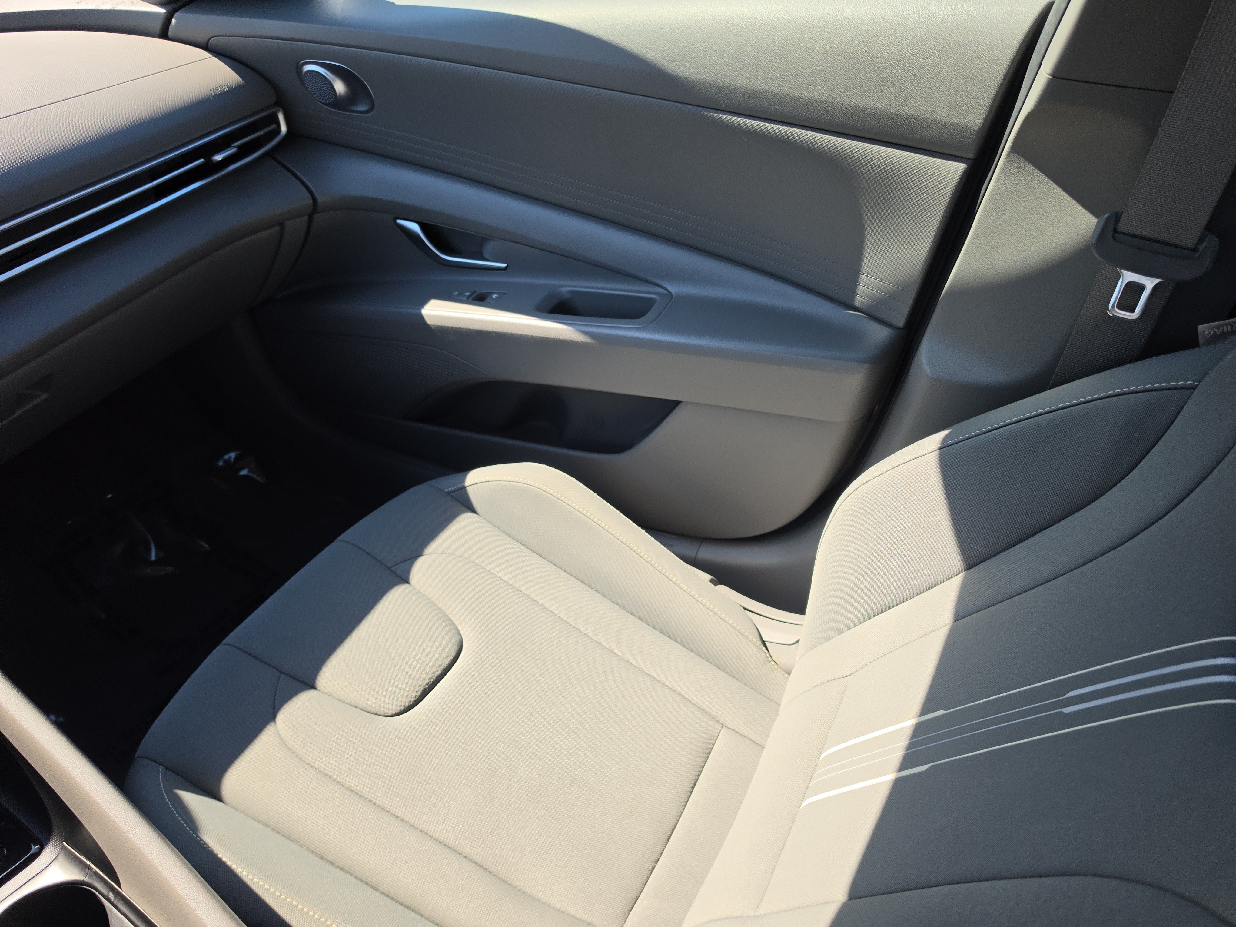 Used 2023 Hyundai Elantra SEL FWD image 15