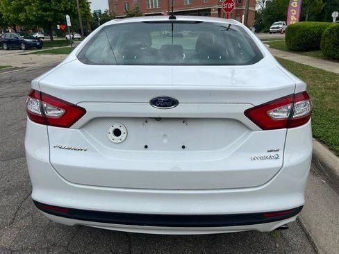 Used 2015 Ford Fusion SE FWD image 4