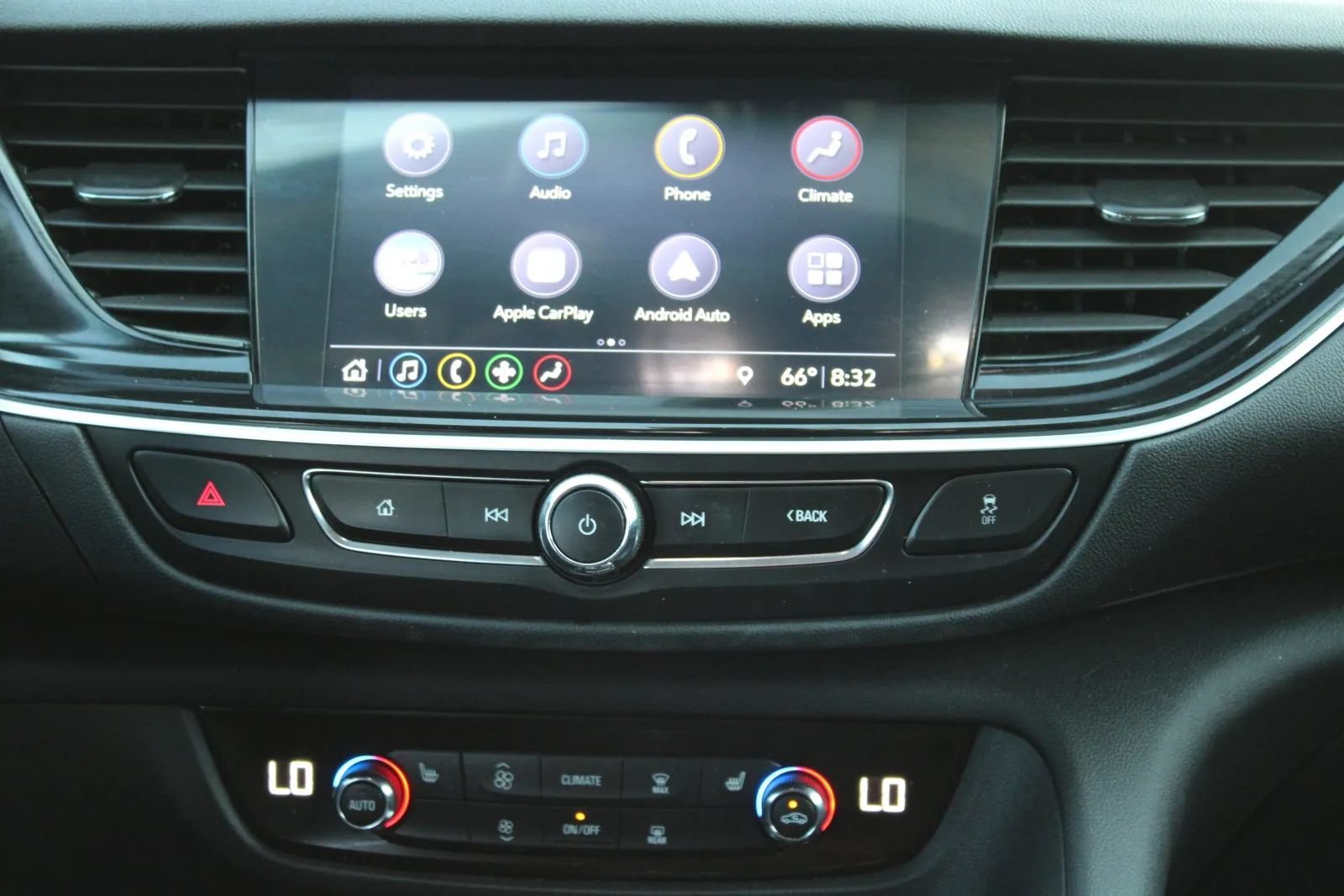 Used 2019 Buick Regal Essence FWD image 7