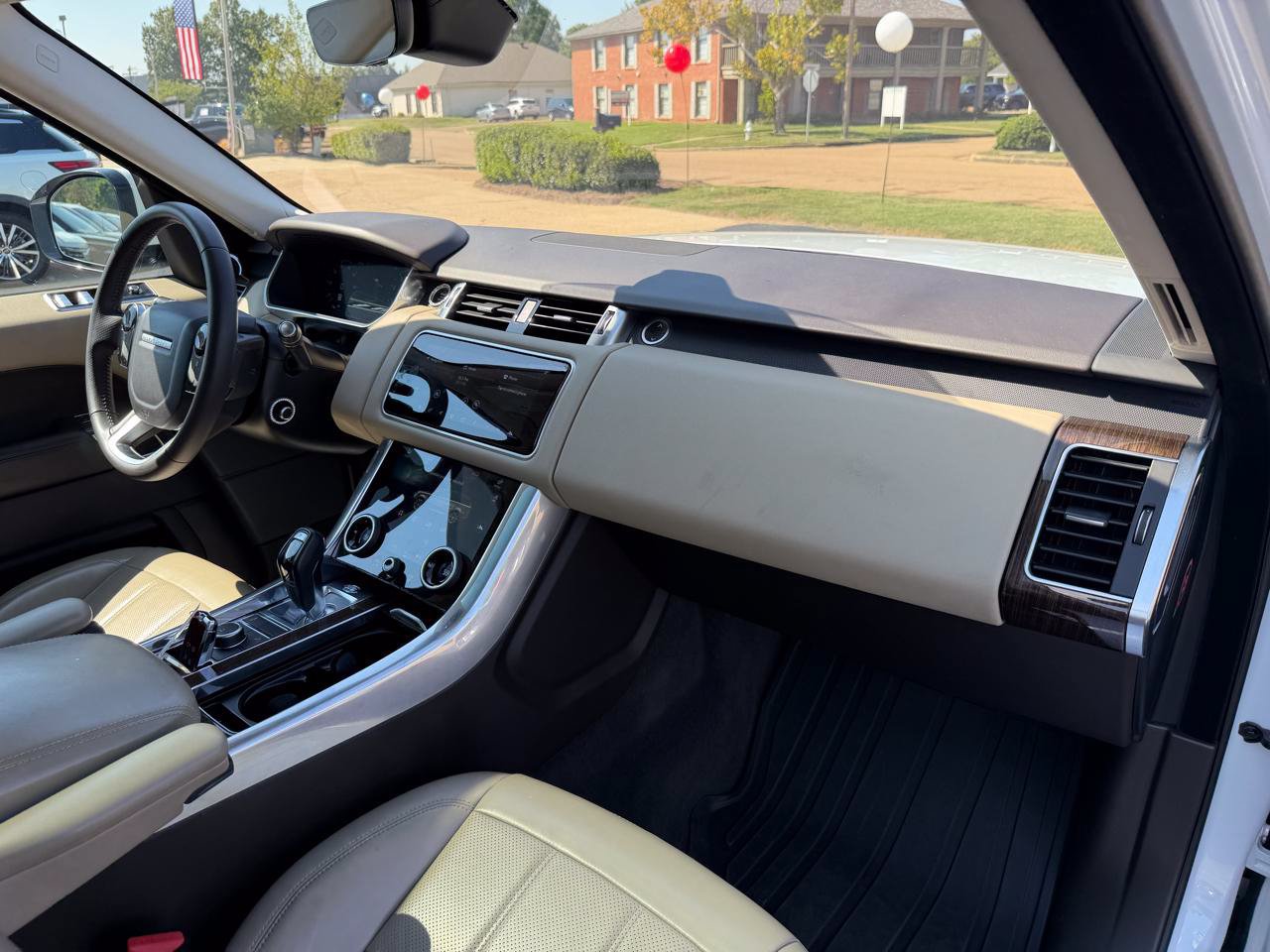 Used 2019 Land Rover Range Rover Sport HSE AWD/4WD image 18