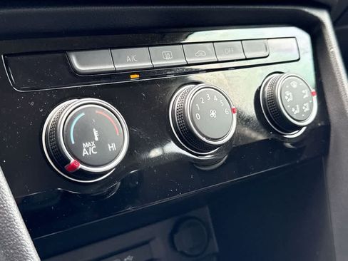 Certified 2024 Volkswagen Taos S FWD image 19