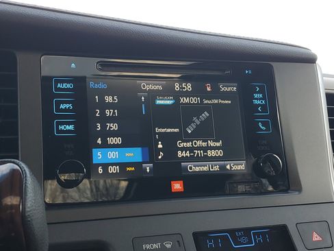 Certified 2017 Toyota Sienna XLE image 24