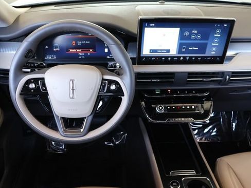 Certified 2023 Lincoln Corsair AWD image 16