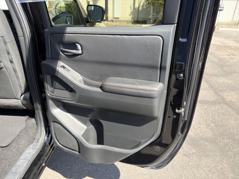Used 2026 Nissan Frontier PRO-4X AWD/4WD image 13