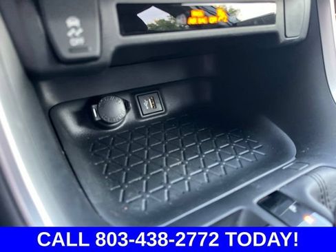 Used 2025 Toyota RAV4 XLE AWD/4WD image 26