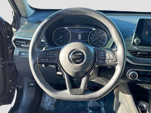 Used 2019 Nissan Altima 2.5 SR w/ SR Premium Package image 11