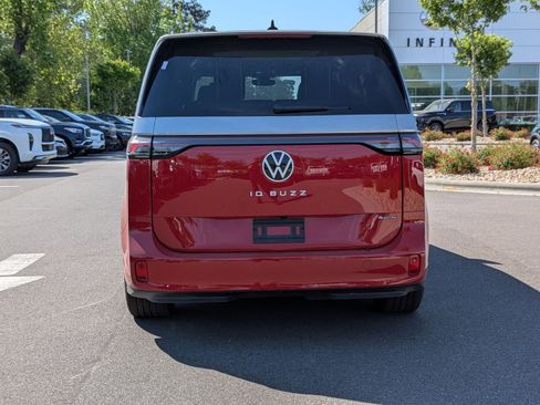 Used 2025 Volkswagen ID. Buzz Pro S Plus image 4