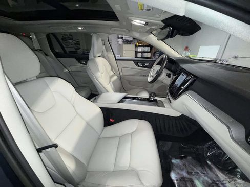 Used 2023 Volvo V60 B5 Cross Country Plus w/ Climate Package AWD/4WD image 14