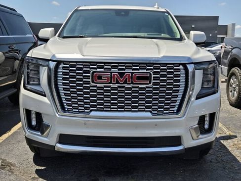 Used 2023 GMC Yukon Denali w/ Advanced Technology Package AWD/4WD image 2