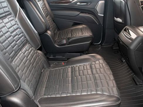 Used 2021 Cadillac Escalade Sport Platinum AWD/4WD image 12
