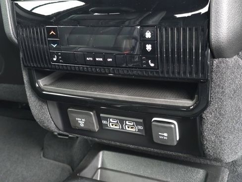 New 2026 Jeep Grand Wagoneer Limited image 36