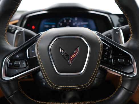 Used 2022 Chevrolet Corvette Stingray Premium Conv w/ Z51 Performance Package RWD image 28