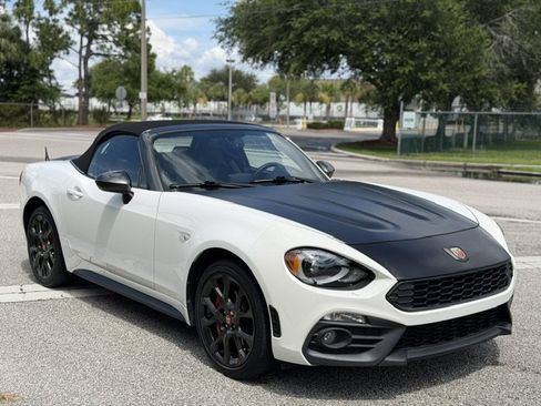 Used 2018 FIAT 124 Spider Abarth w/ Convenience Group RWD image 7