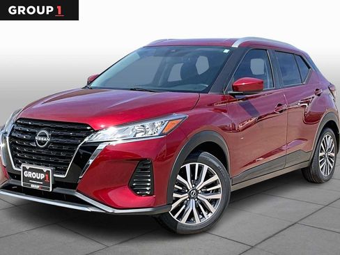 Used 2023 Nissan Kicks SV image 1