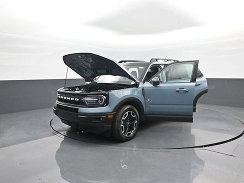 Certified 2022 Ford Bronco Sport Outer Banks w/ Tech Package AWD/4WD image 33