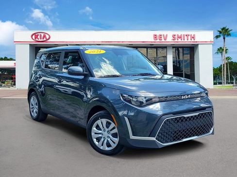 Certified 2025 Kia Soul LX FWD image 1