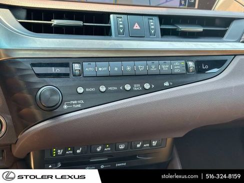 Used 2019 Lexus ES 350 w/ Accessory Package 2 FWD image 32