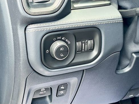 Used 2021 RAM 1500 Limited image 10