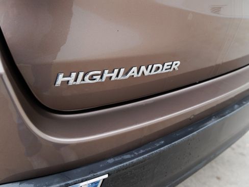 Used 2018 Toyota Highlander Limited Platinum image 11