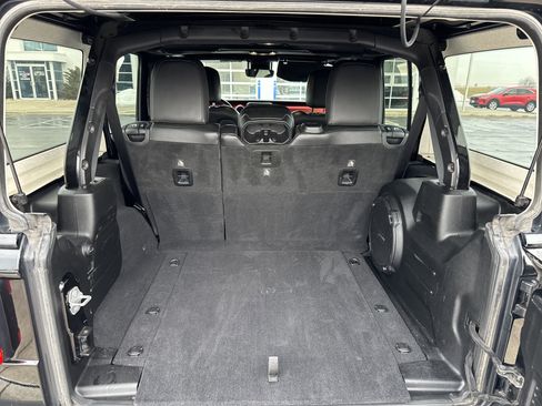 Used 2019 Jeep Wrangler Unlimited Rubicon image 18