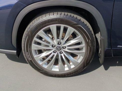 Used 2022 Toyota Highlander Platinum image 9