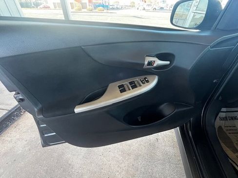 Used 2011 Toyota Corolla S image 8