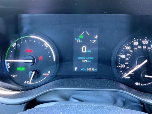 Used 2023 Toyota Sienna XLE FWD image 19