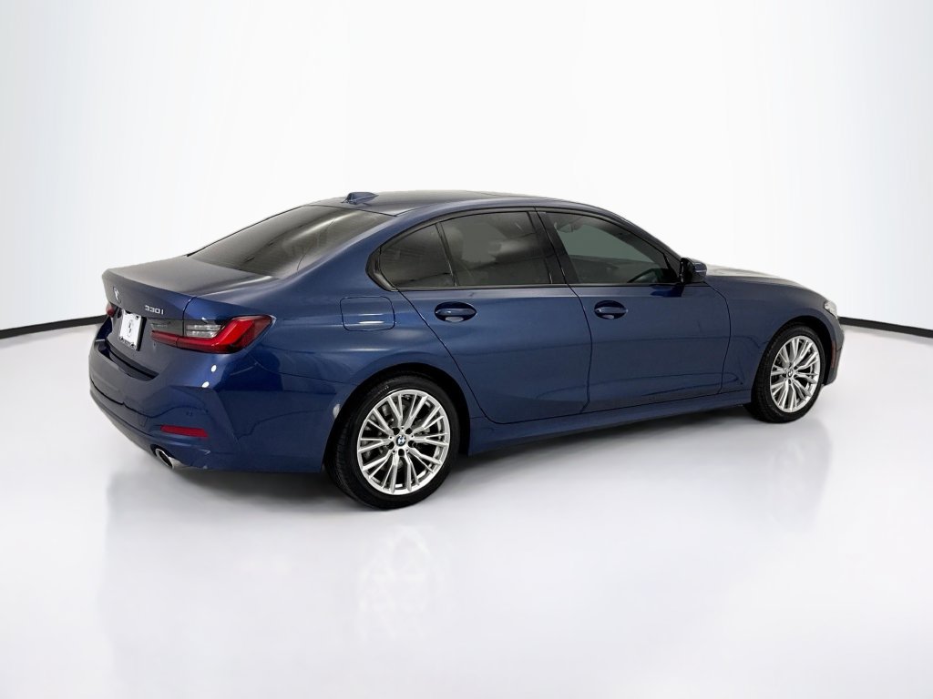 Used 2023 BMW 330i Sedan w/ Premium Package RWD image 5
