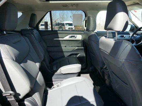New 2026 Ford Explorer Active image 12