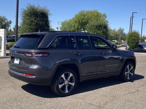 Used 2024 Jeep Grand Cherokee Limited 4xe w/ Trailer Tow Package AWD/4WD image 5