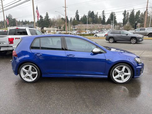 Used 2017 Volkswagen Golf R 4-Door image 9