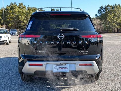 New 2025 Nissan Pathfinder Platinum image 5